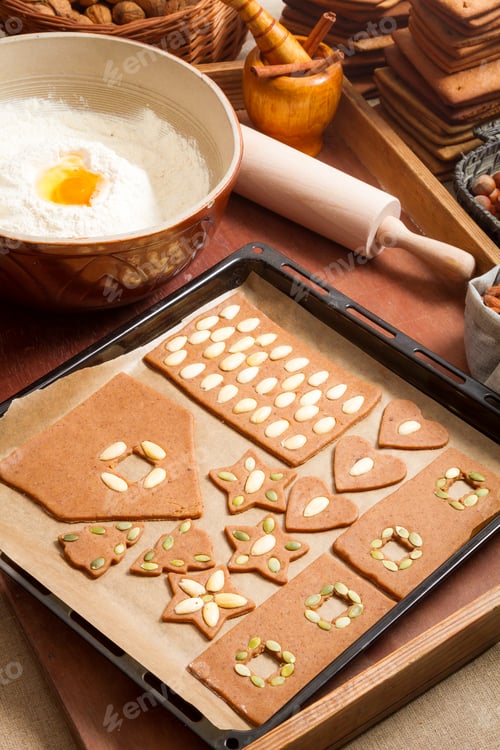 Preview: Gingerbread homemade cookies ready for baking