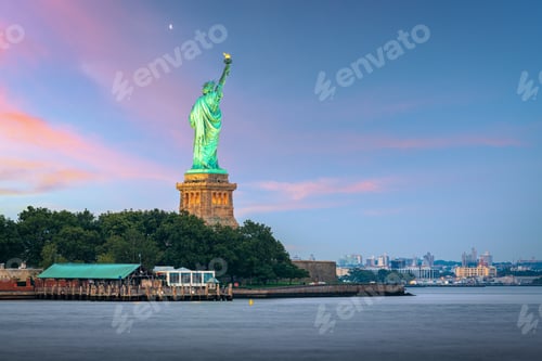 Preview: Statue of Liberty in New York Harbor