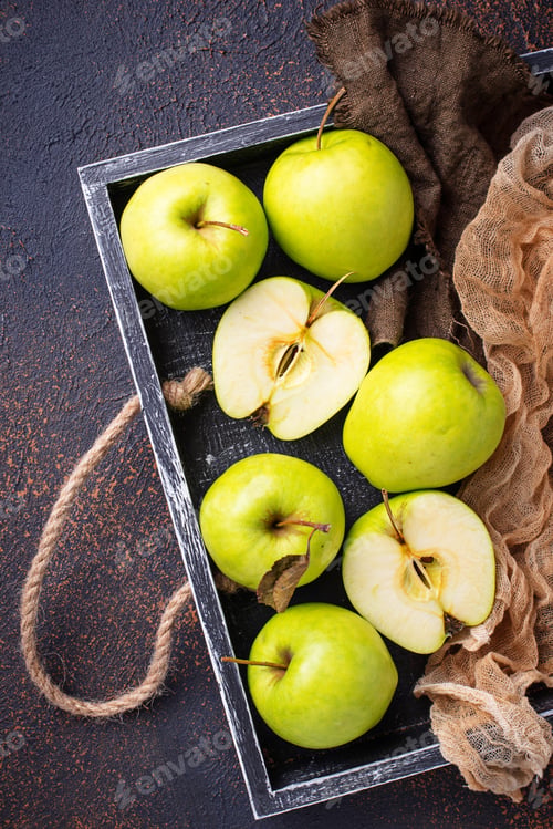 Preview: Fresh green apples on rusty background