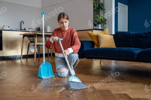 Preview: Teen girl doing household chores