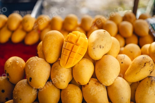 Preview: Mangos at the street market
