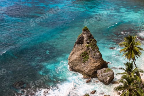 Preview: Background with rocks, water, exotic view. Nusa Penida Diamond Beach.