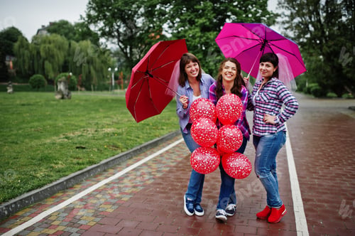 Preview: Hen party