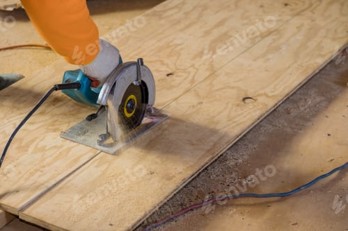 Preview: Cutting plywood using an electrical chain saw professional tools