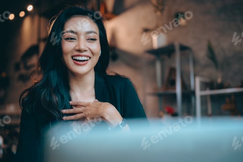 Preview: portrait of smile happy young professional businesswoman, female freelance entrepreneur lifestyle