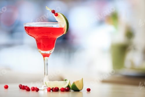 Preview: Vibrant Red Cocktail with Lime and Berries