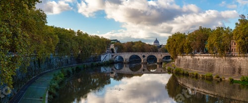 Preview: River Tiber and Bridge in a historic City, Rome, Italy.