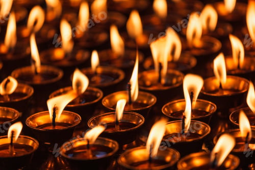 Preview: Burning candles in Buddhist temple