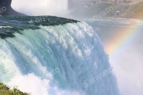 Vorschau: Niagarafälle mit leuchtendem Regenbogen
