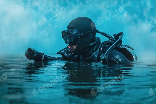 Preview: Frogman with weapons