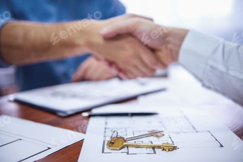 Preview: Couple and a realtor