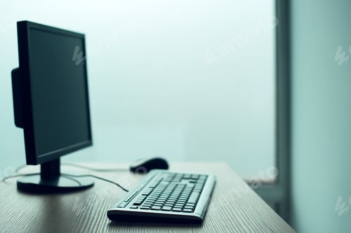 Preview: Desktop PC computer in empty office