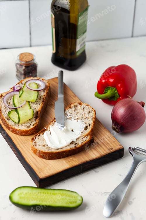 Preview: Sandwich making