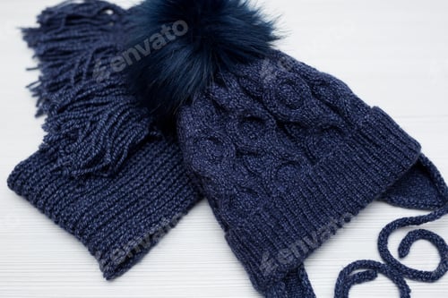 Preview: Winter children's knitted hat and scarf in blue