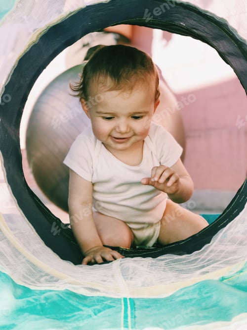 Preview: Baby crawling