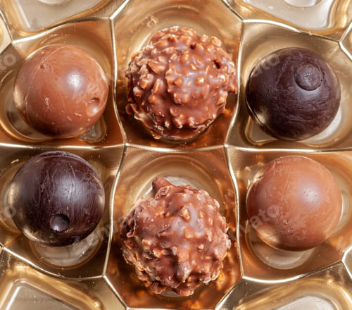 Preview: Closeup shot of chocolate truffle