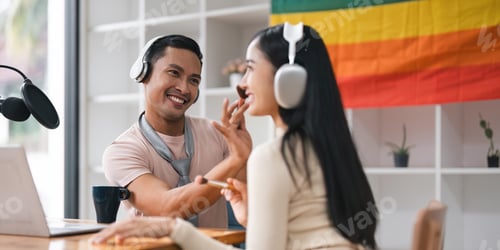 Vista previa: Podcaster is interviewing a guest about the content topic of LGBTQIA. Podcast concept