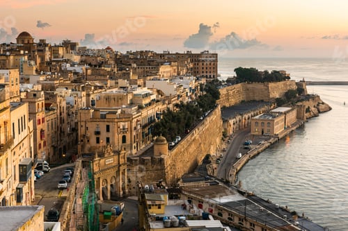Preview: Valletta, Malta - The traditional houses and walls of Valletta Grand Harbour at ealry morning