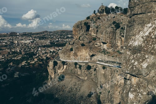 Preview: City built on a mountain
