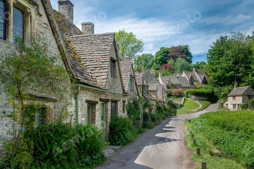 Preview: Beautiful horizontal shot of Arlington Row in Bibury with a lot of concrete houses