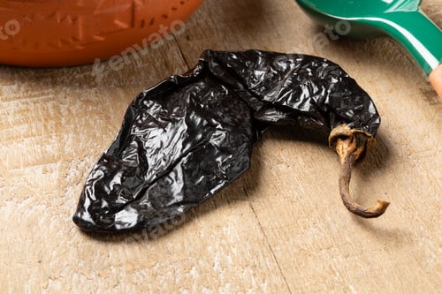 Preview: Single dried raw Mexican Pasilla pepper