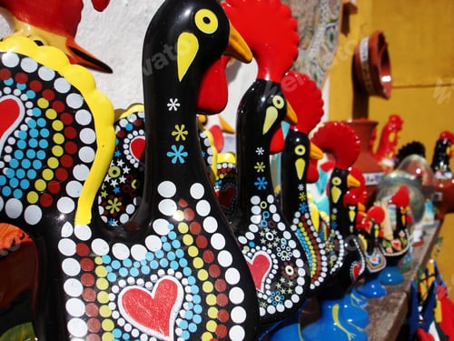 Preview: Ceramic crafts with the traditional Portuguese rooster.