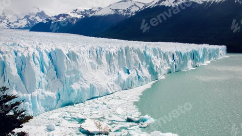 Preview: Icebergs