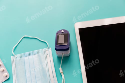 Preview: Tablet and pulse oximeter