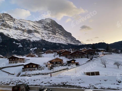 Preview: Snowy mountain