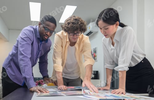 UI,UX developer optimize smart energy app, color, button, real-time monitoring of efficient insight