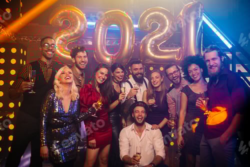 Visualização: Não há festa como uma festa com seu melhor amigo