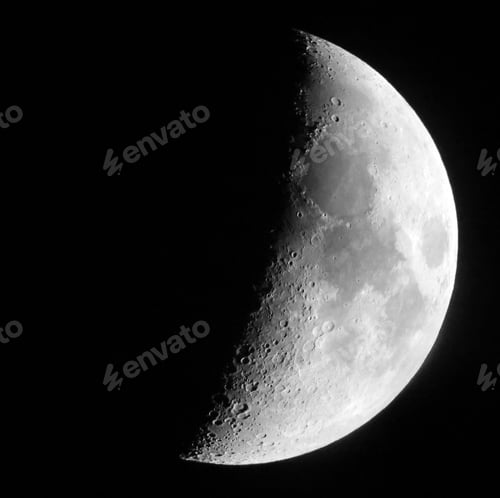 Preview: Stunning view of the large gray moon captured in a black sky