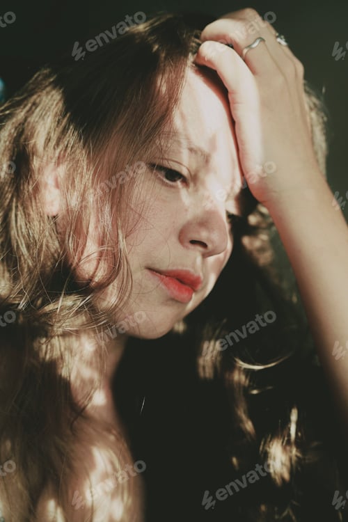 Preview: Artistic portrait of a young woman with retro shadow play style