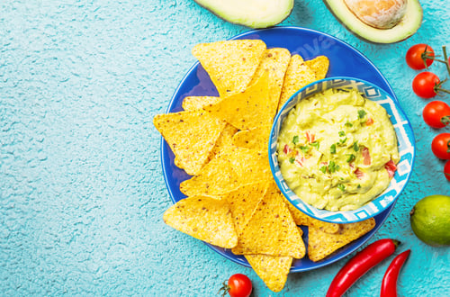 Preview: Mexican nachos with guacamole