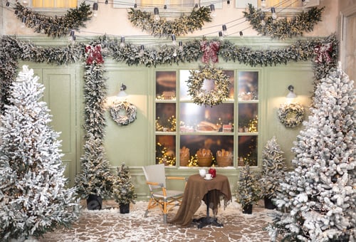 Preview: Christmas cafe bakery in snow decorations
