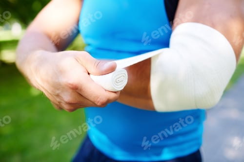 Preview: Bandaging arm