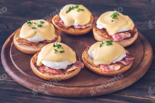 Preview: Eggs Benedict with bacon