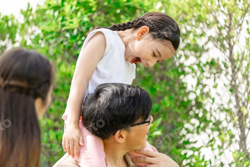 Preview: Young Asian parents doing activities eating