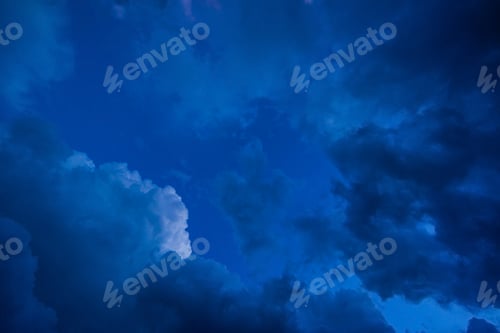 Preview: dark clouds before a thunder-storm