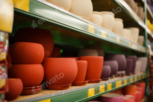 Preview: Flower pots on the shelf, shop for floristry