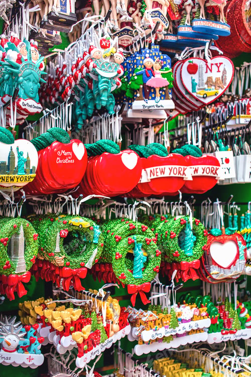 Preview: Colorful souvenirs and Christmas Tree decorations to buy in the New York City.