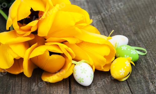 Preview: Easter eggs and tulips