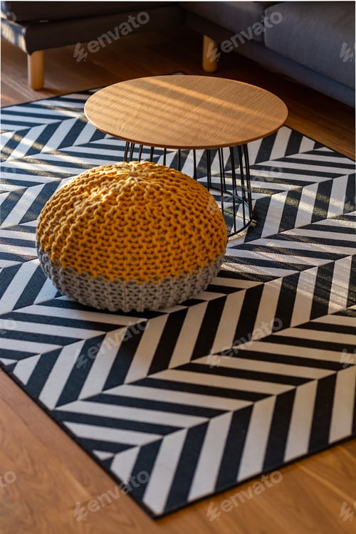 Preview: Minimalistic apartment design with black and white carpet