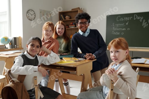 Preview: Happy intercultural schoolchildren