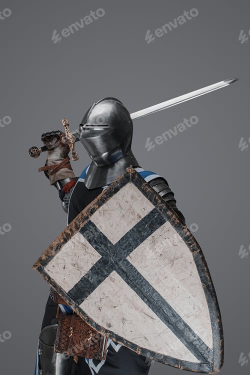 Preview: Medieval knight in active battle pose