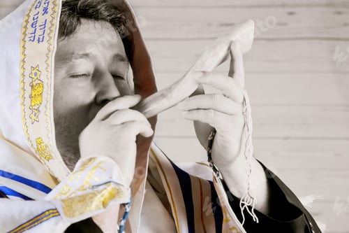 Preview: Shofar a tallit on a white background - rosh hashanah jewesh holiday concept