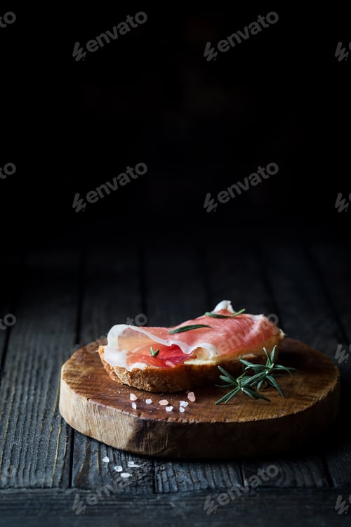 Preview: Open sandwich with prosciutto