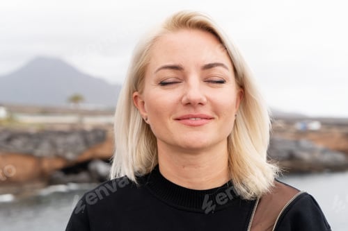 Preview: Blond girl breathing