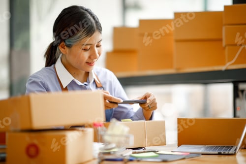 Preview: SME entrepreneur Small business entrepreneurs Online selling ideas,Happy Young Asian business owner