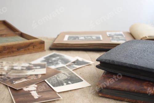 Preview: Vintage photo albums and black and white family photos
